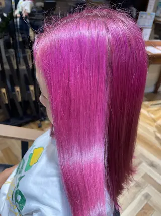 カラー バヤラー バイガルマーのヘアスタイル