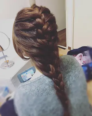 ロング ヘアアレンジ 烏山 達也のヘアスタイル