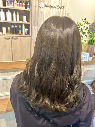 ミディアム カラー HARE nene🐿🍡のヘアスタイル
