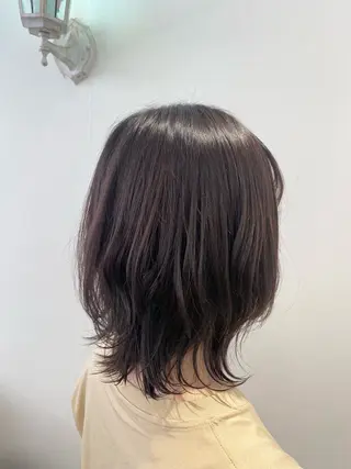 ミディアム ツヤ感カラーレイヤー カット川野莉空のヘアスタイル
