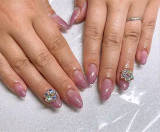 ネイル VIERU 🌈🎀💖のネイルデザイン