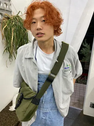 ミディアム カラー パーマ qiie/ワンカラー インナーカラーのヘアスタイル