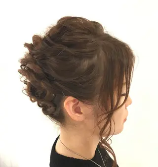 セミロング ヘアアレンジ ヘアメイク エンカレッジのヘアスタイル