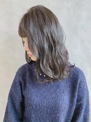セミロング カラー _WHITE 難波本店のヘアスタイル