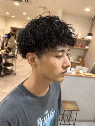 ショート パーマ 白髪ぼかしハイライト レイヤー川口 元気のヘアスタイル