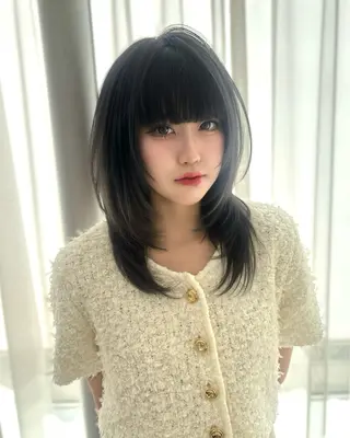 ミディアム 🩶韓国ツヤ髪🩶 透明感カラー🇰🇷のヘアスタイル