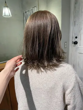 ミディアム カラー 中村 彩乃のヘアスタイル