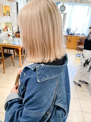 ミディアム 切りっぱなしボブ ソノキユウカのヘアスタイル