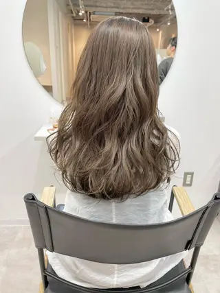 セミロング KAORU オリーブカラーのヘアスタイル