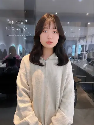ミディアム カラー 韓国🇰🇷レイヤー 映える顔周り🩷のヘアスタイル