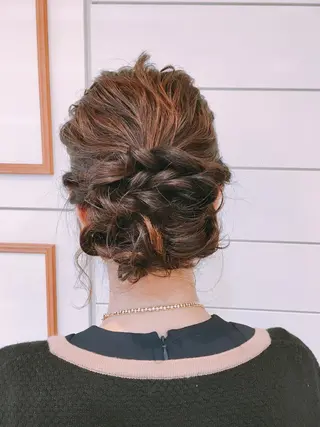 カラー ヘアアレンジ 鍵山 千秋のヘアスタイル