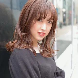 ミディアム カラー パーマ ヘアアレンジ トレンドヘア🩶 艶髪🩶yoshiのヘアスタイル