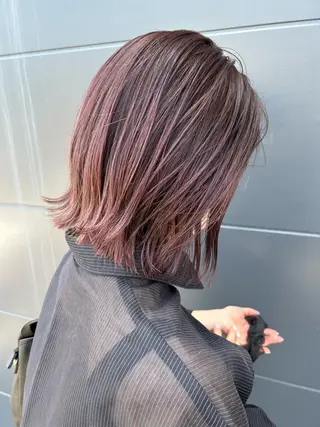 ミディアム カラー Emitas.　井上 真奈美のヘアスタイル