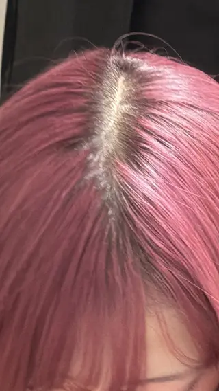 ロング 韓国風レイヤーカラー ライムのヘアスタイル