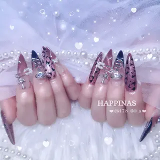 ネイル HAPPINAS🎀  れん🖤痛ネイルのネイルデザイン