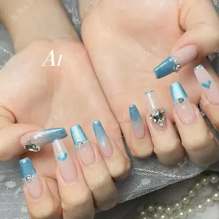 ネイル Queenie 🦋のネイルデザイン