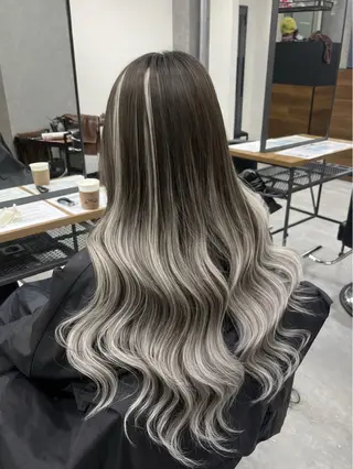 ロング カラー RIO🩶NEXT/ エクステ/ハイトーンのヘアスタイル
