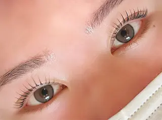 マツエク・マツパ 𝙪𝙧𝙪︎︎🪞 ⌇似合わせ×高持続のマツエク・マツパデザイン