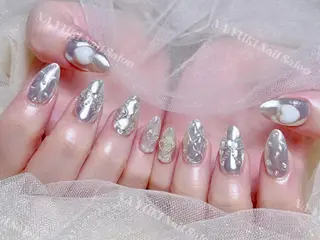 ネイル Queenie 🦋のネイルデザイン