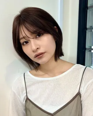 ミディアム カラー あやめ【顔まわり/レ イヤー/柔らかカラ】のヘアスタイル