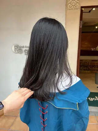 ロング カラー putri 川邉 優花のヘアスタイル