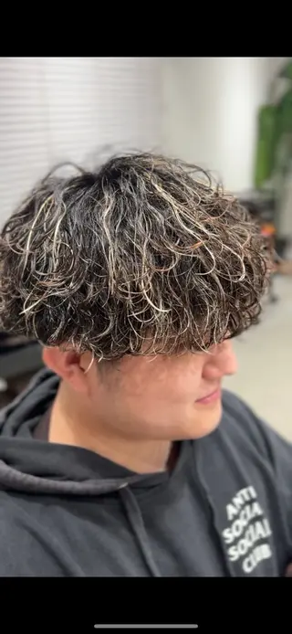 ショート パーマ メンズ 垢抜けメンズカット/ 毛流れパーマ/ユウトのヘアスタイル