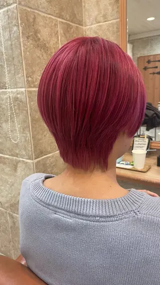 ショート カラー 松田 唯叶のヘアスタイル