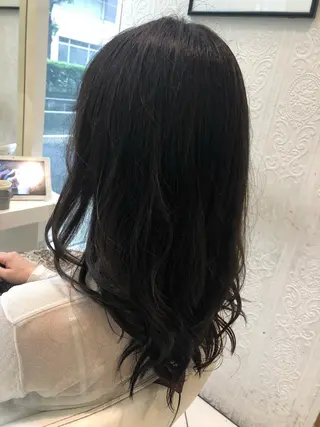 セミロング カラー 🍀富久 永梨🧸のヘアスタイル