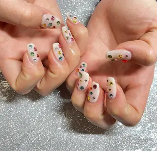 ネイル VIERU 🌈🎀💖のネイルデザイン