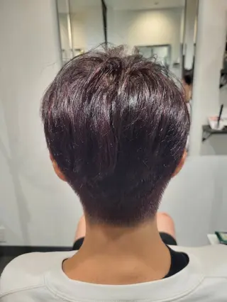 ショート カラー LEE HANAのヘアスタイル