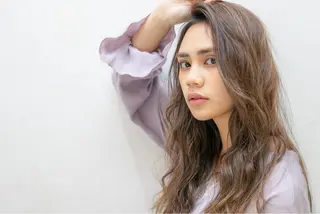 ロング カラー 顔まわりカット✄ ベージュカラー🧸のヘアスタイル