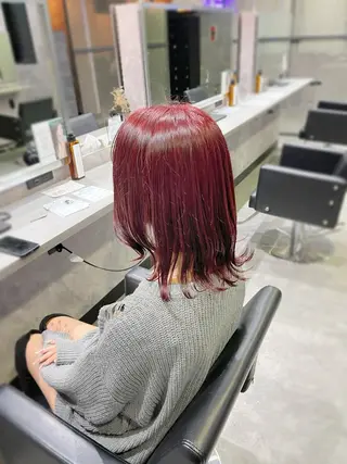 ミディアム カラー 伊藤 由妃乃のヘアスタイル