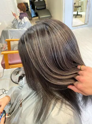 セミロング カラー ブリーチ koheiのヘアスタイル