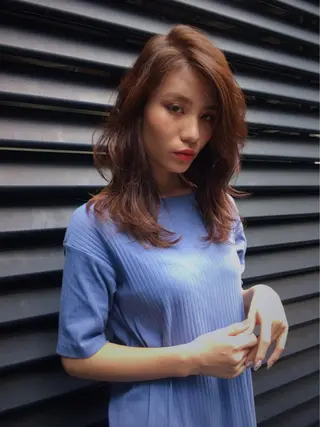 セミロング 横田 美咲のヘアスタイル