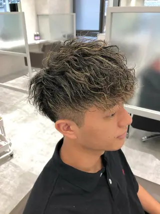 ショート カラー パーマ メンズ 関西センターパート メンズモデル募集のヘアスタイル
