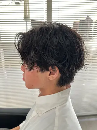 ショート パーマ メンズ ユウ🪄 パーマ指名No1のヘアスタイル