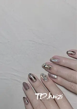 ミディアム めぐみのネイルサロン スタッフ練習のネイルデザイン