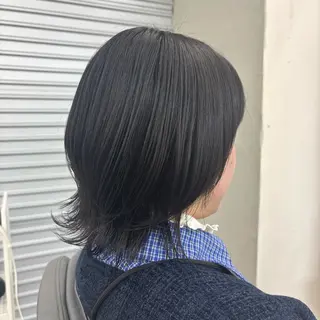 ミディアム 腰越 麻奈のヘアスタイル