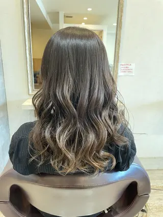 ロング カラー 小顔/似合わせカット 杉山莉菜のヘアスタイル