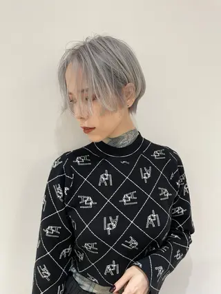 ショート jyui/原宿 ハイトーン/デザインのヘアスタイル