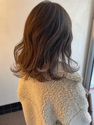 セミロング カラー attrait茅ヶ崎 関根美歩のヘアスタイル