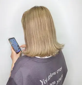 ミディアム カラー ヘアアレンジ 川上 麻梨阿のヘアスタイル