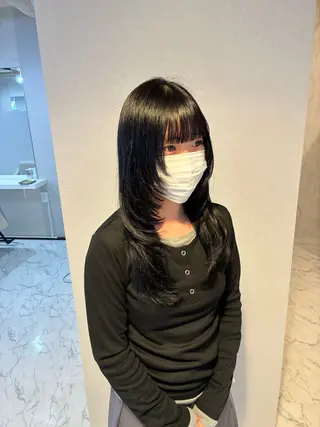 セミロング カラー ハナダ メイのヘアスタイル