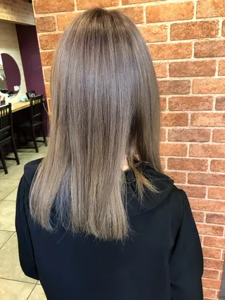 セミロング カラー senses ミヤコのヘアスタイル