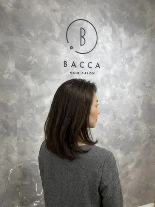 セミロング 桜木町 2分 ミセスショートのヘアスタイル