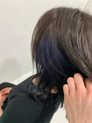 ミディアム カラー TAKUMI .のヘアスタイル