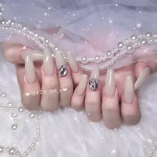 ネイル HAPPINAS🎀  れん🖤痛ネイルのネイルデザイン