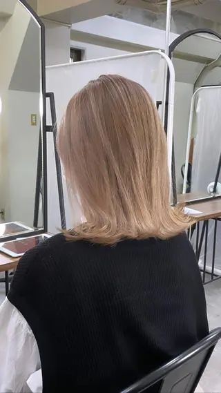 ミディアム カラー パーマ ヘアアレンジ メンズ キッズ ネイル マツエク・マツパ 切りっぱなしヘアボブ ミディアムヘアRYOのヘアスタイル