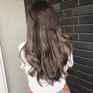ロング 白髪ぼかし×デザイン 🕊️🫧ホウジョウのヘアスタイル