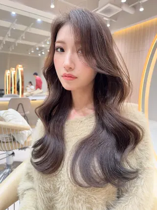 セミロング カラー 縮毛矯正✨🫧 レイヤー川村利幸のヘアスタイル